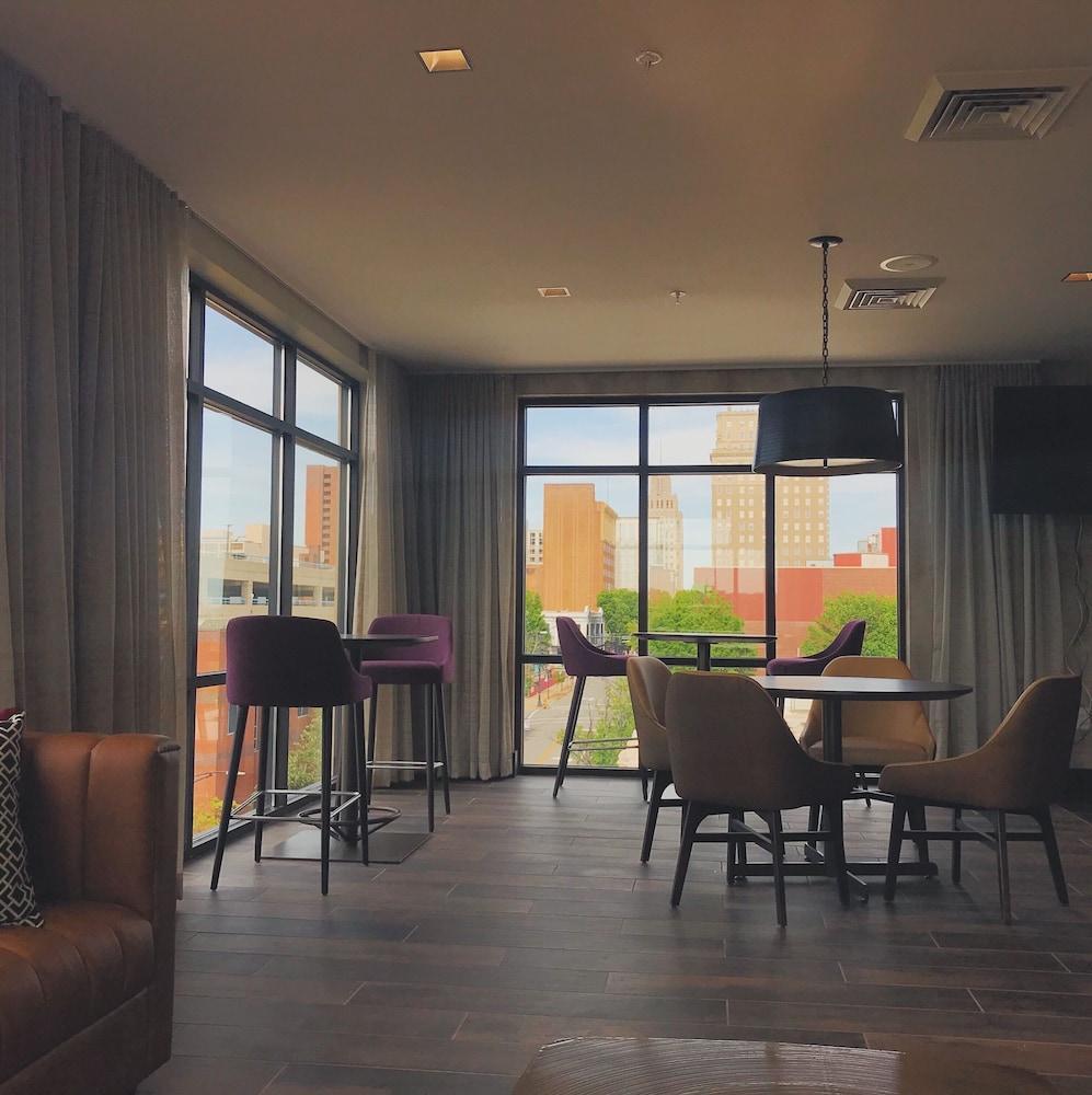 คอร์ตยาร์ด บาย แมริออท วินสตัน-ซาเลม ดาวน์ทาวน์ Hotel ภายนอก รูปภาพ