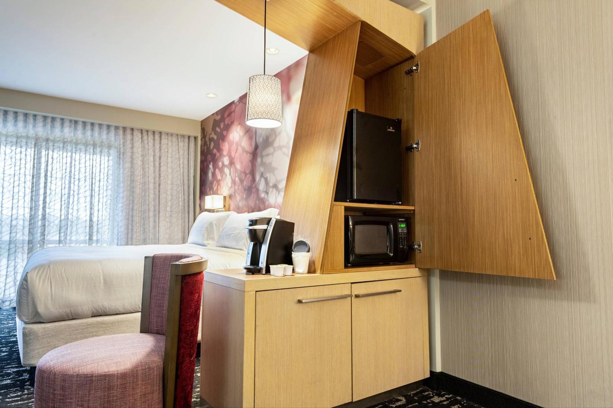 คอร์ตยาร์ด บาย แมริออท วินสตัน-ซาเลม ดาวน์ทาวน์ Hotel ภายนอก รูปภาพ