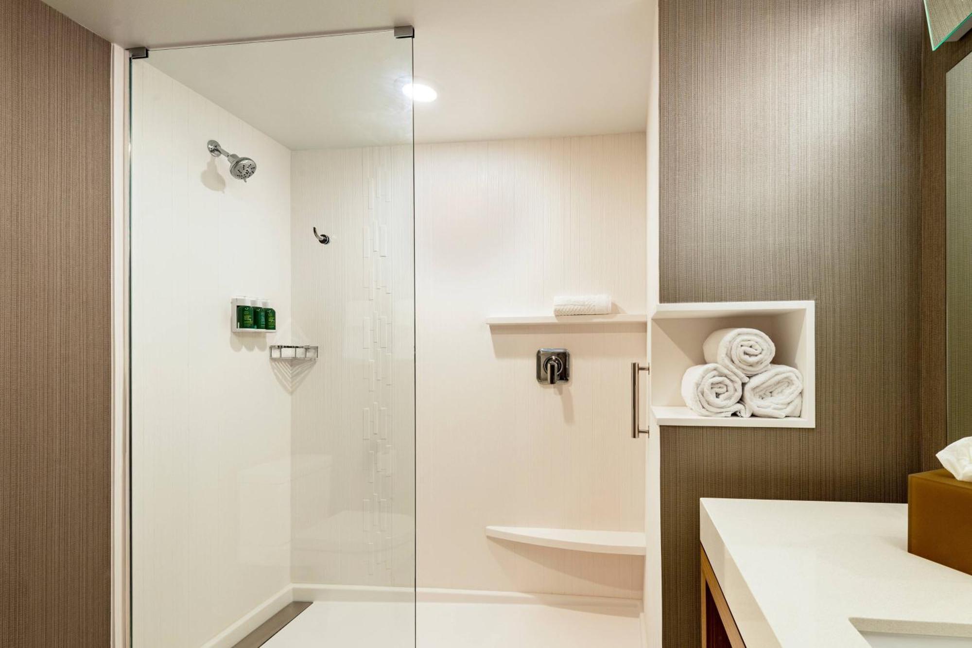 คอร์ตยาร์ด บาย แมริออท วินสตัน-ซาเลม ดาวน์ทาวน์ Hotel ภายนอก รูปภาพ